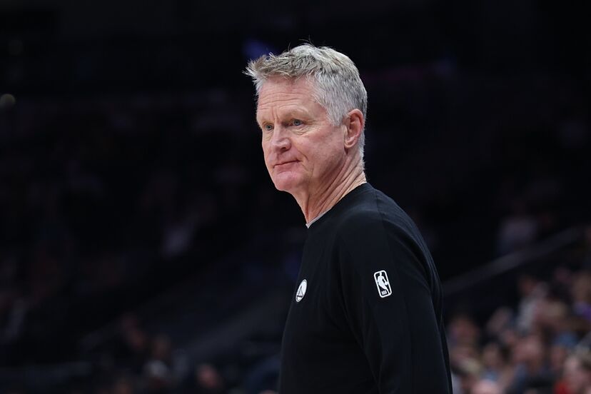 El entrenador de los Golden State Warriors, Steve Kerr, podría dejar el equipo